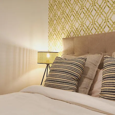 Shine Center Apartment